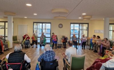 Sitztanz - Tanzen kennt kein Alter! – Bild 1